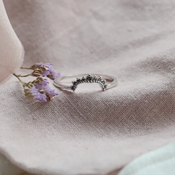 Gold cut-out ring with salt and pepper diamonds ROXYS Image