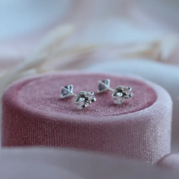 Gold earrings with salt and pepper diamonds FELI Image