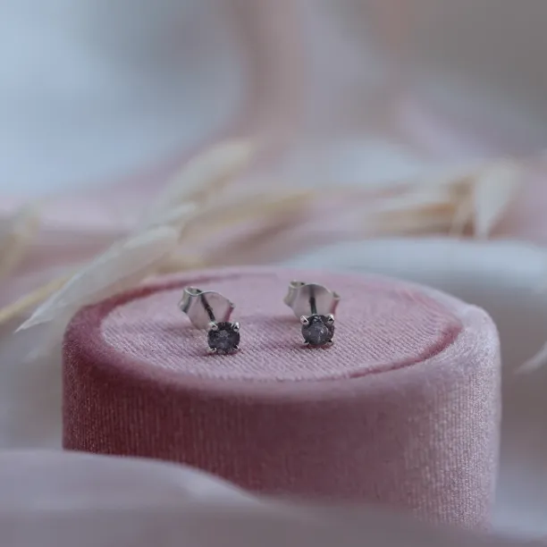 Gold earrings with salt and pepper diamonds FELI Image