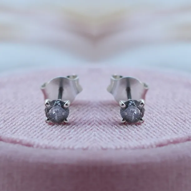 Gold earrings with salt and pepper diamonds FELI Image