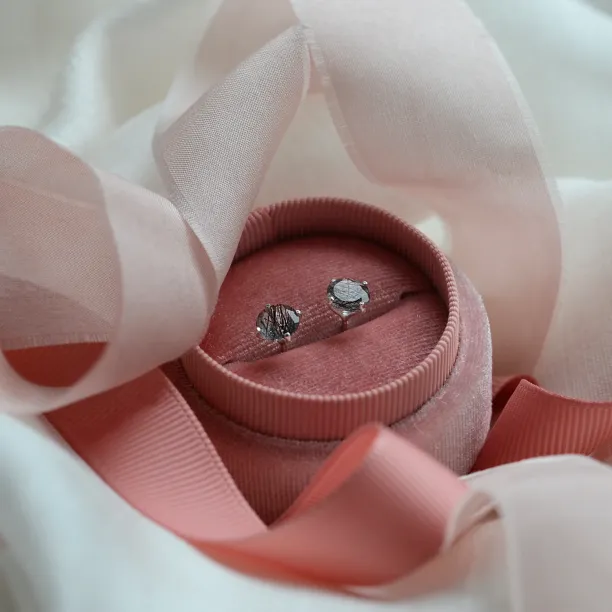 Gold quartz earrings FELI Image