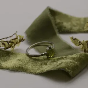Gold ring with peridot BERTA Thumbnail
