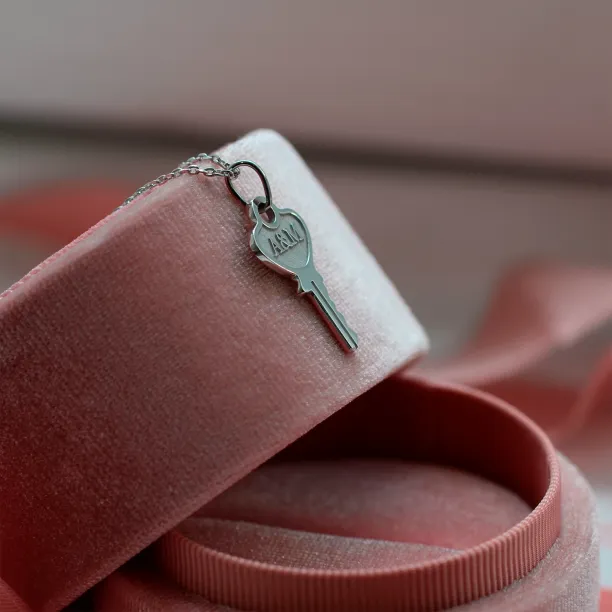 Gold key pendant HANU Image