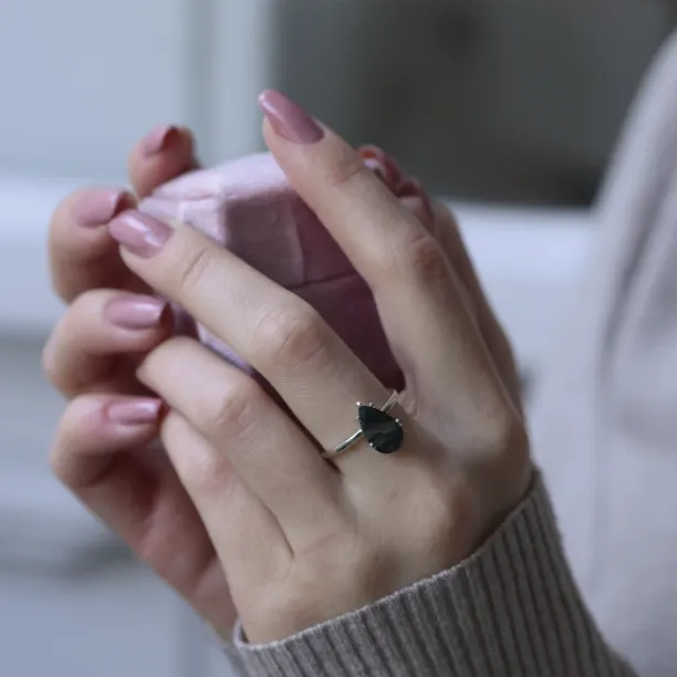 Gold ring with pear moss agate BERT Image