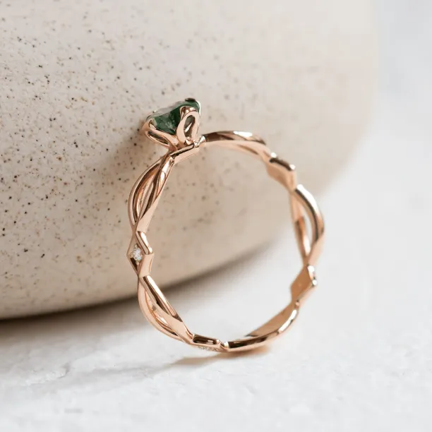 Gold ring with moss agate and diamonds QUEEN Image