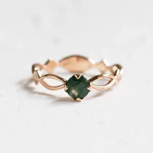 Gold ring with moss agate and diamonds QUEEN