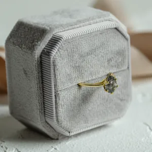 Gold ring with pear quartz OLLY Thumbnail