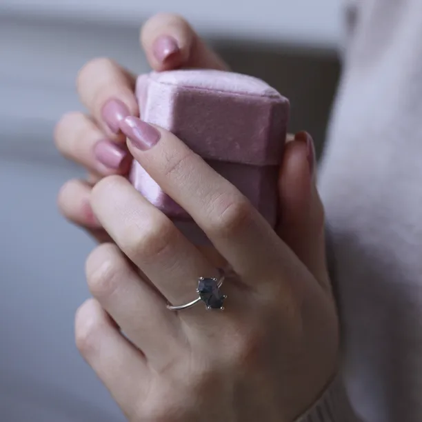 Gold ring with hexagon moss agate KLERA Image