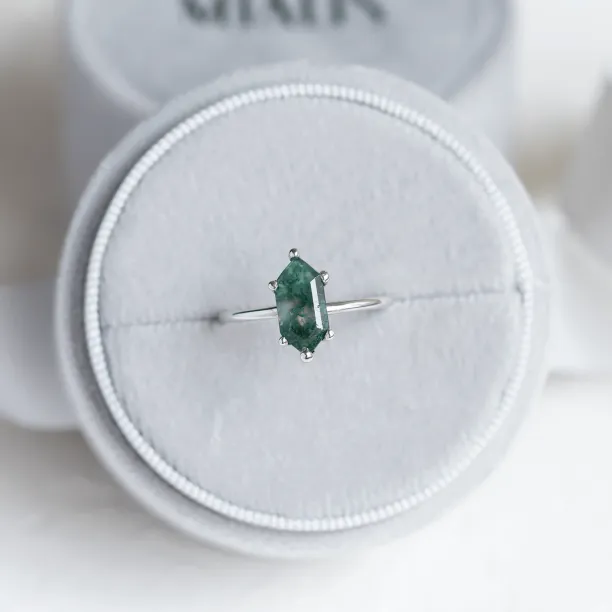 Gold ring with hexagon moss agate KLERA Image