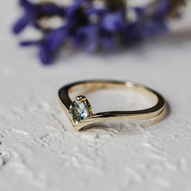 Gold aquamarine ring AMY Image