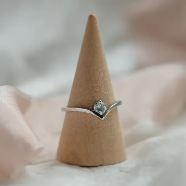 Gold aquamarine ring AMY Image