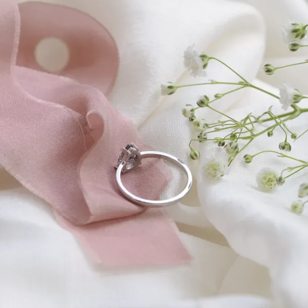 Gold ring with pear cut rutil quartz BERTA Image