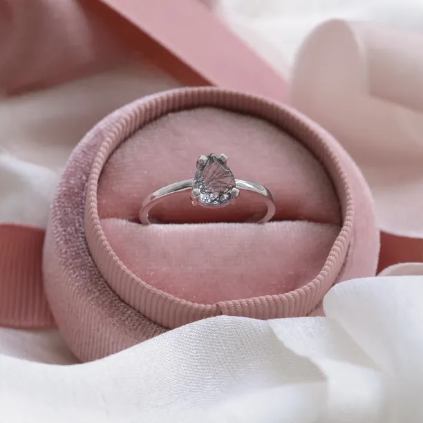 Gold ring with pear cut rutil quartz BERTA Image