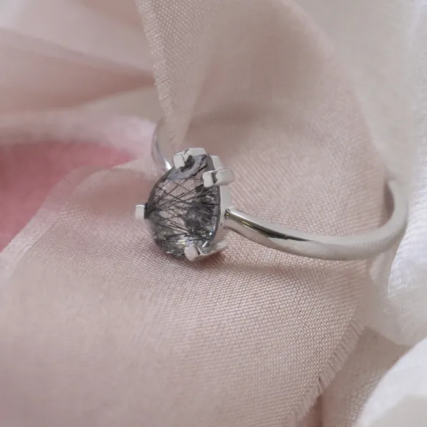 Gold ring with pear cut rutil quartz BERTA Image