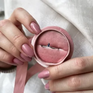 Minimalist ring with sapphire and two small diamonds JANIS Thumbnail