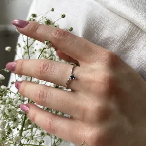 Minimalist ring with sapphire and two small diamonds JANIS Thumbnail