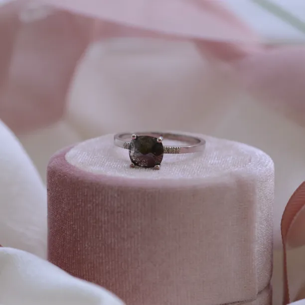 Gold ring with salt and pepper diamond and side diamonds ROXANE Image