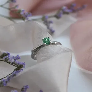 Gold ring with emerald DREM Thumbnail