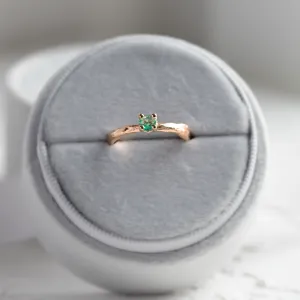 Gold ring with emerald DREM Thumbnail