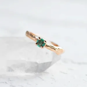Gold ring with emerald DREM Thumbnail