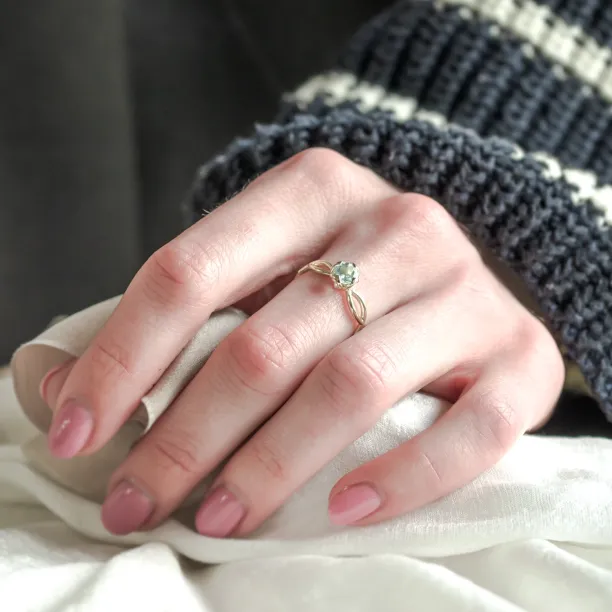 Gold ring with aquamarine and diamonds QUEEN Image