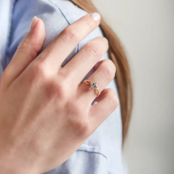 Gold ring with aquamarine and diamonds QUEEN Image
