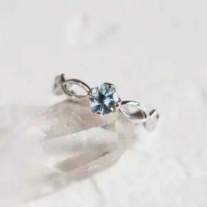 Gold ring with aquamarine and diamonds QUEEN Thumbnail