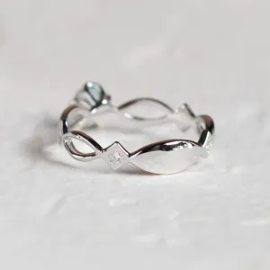 Gold ring with aquamarine and diamonds QUEEN Thumbnail