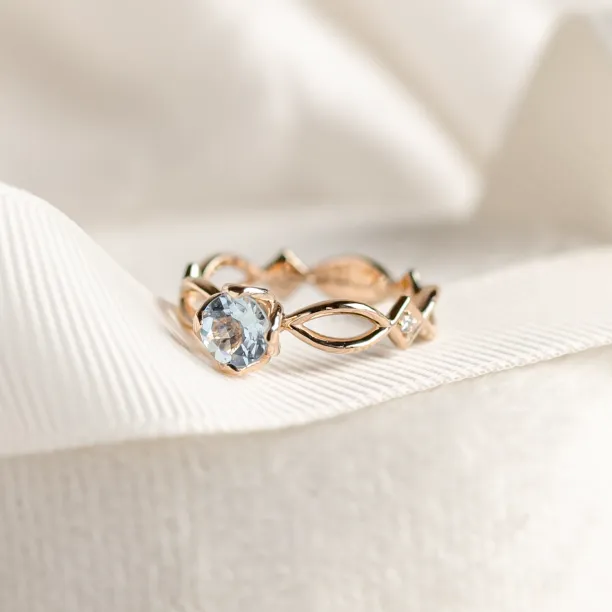 Gold ring with aquamarine and diamonds QUEEN Image