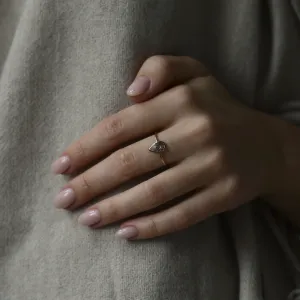 Minimalist gold ring with salt and pepper diamond REED Thumbnail