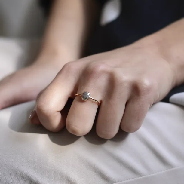 Gold ring with salt and pepper diamond HIKS Image