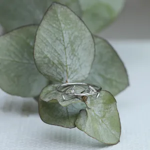 Gold minimalist leaf ring with diamonds OWE Thumbnail