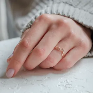 Gold minimalist leaf ring with diamonds DOFA Thumbnail