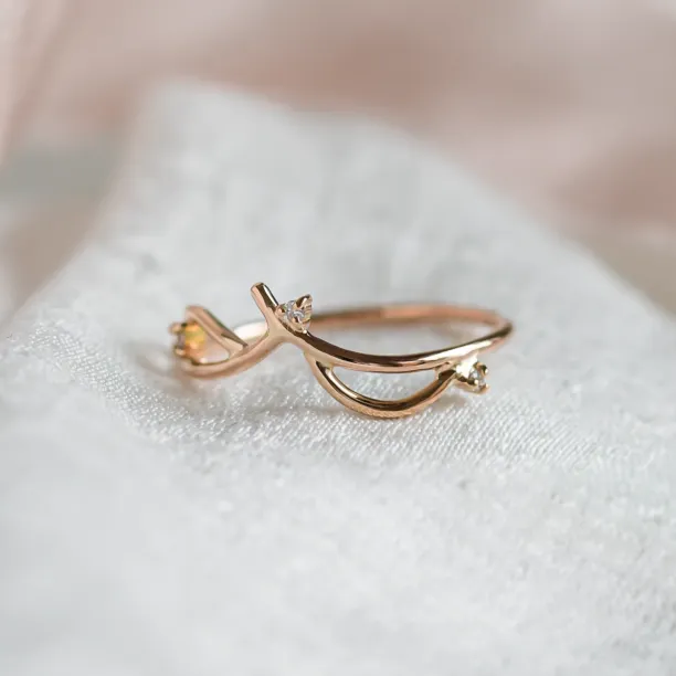 Gold minimalist leaf ring with diamonds DOFA Image