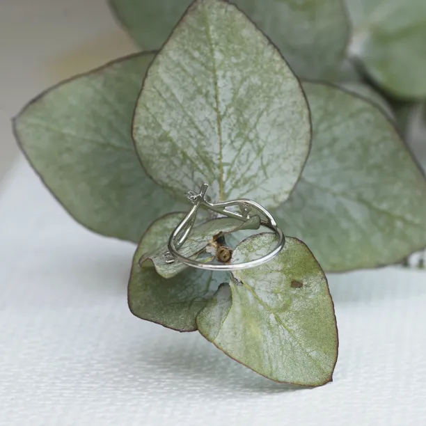 Gold minimalist leaf ring with diamonds DOFA Image