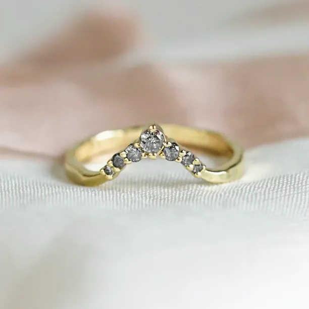 Salt and pepper curved ring WENDY Image