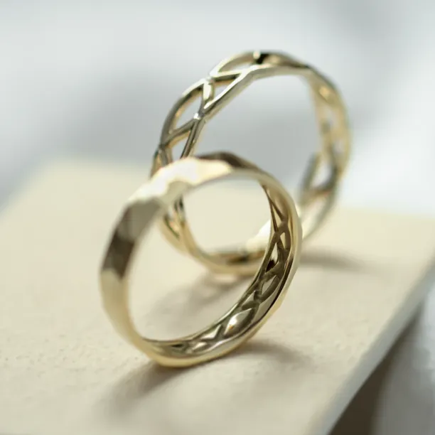 Bright Celtic Wedding Rings Set JAZ Image