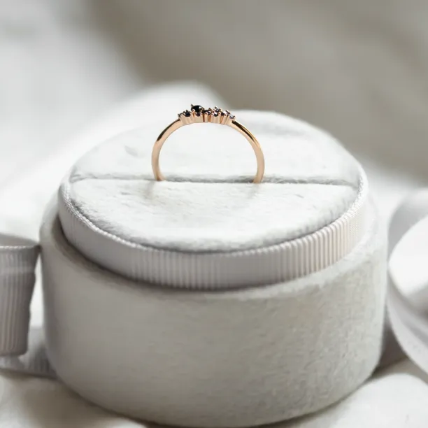 Gold ring with sapphires CLUSTER Image