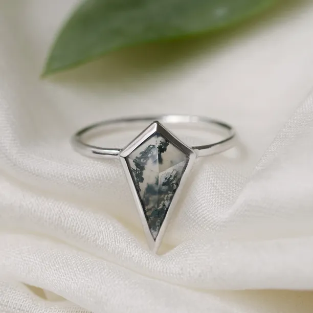 Gold ring with moss agate DANA Image