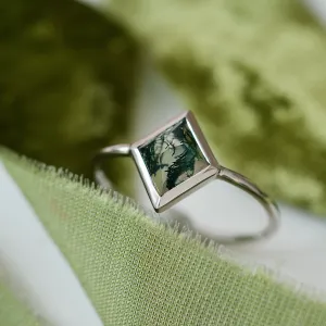 Gold ring with moss agate AUGUSTA Thumbnail