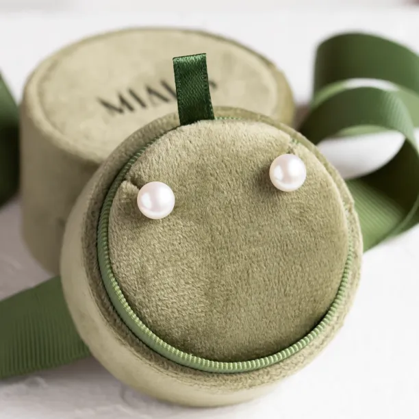 Pearl stud earrings VASKI Image