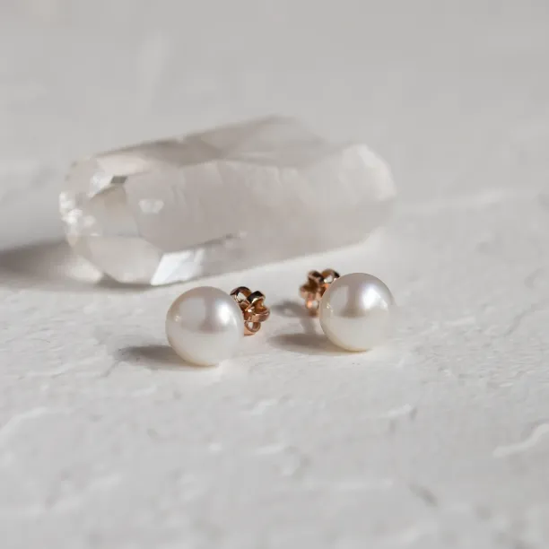 Pearl stud earrings VASKI Image