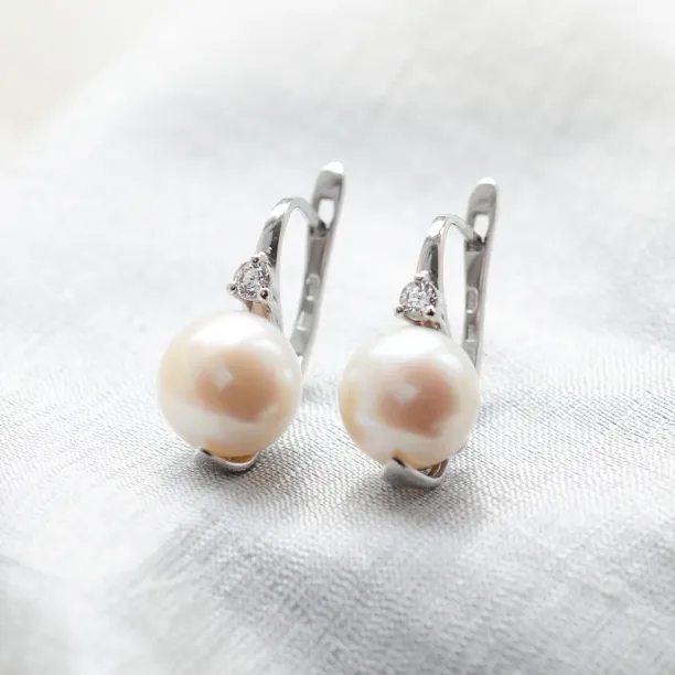 Essential pearl earrings KLANI Image