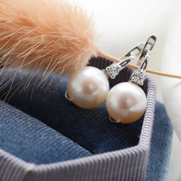 Essential pearl earrings KLANI Image