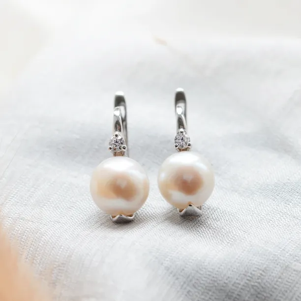 Essential pearl earrings KLANI Image