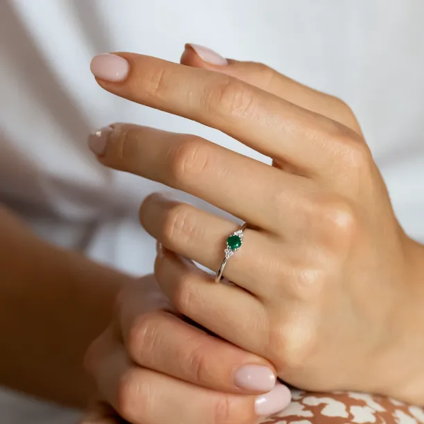 Gold ring with diamonds and emerald MONNY Image