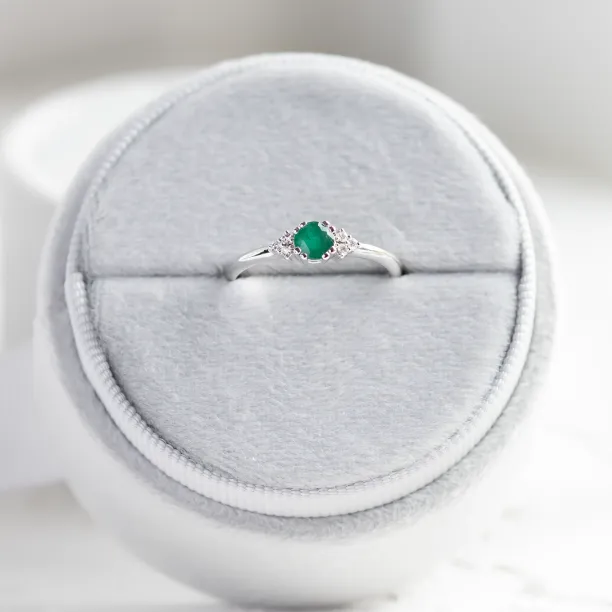 Gold ring with diamonds and emerald MONNY Image