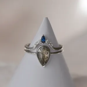 Curved diamond band with sapphire CROWN Thumbnail