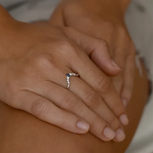 Curved diamond band with sapphire CROWN Image