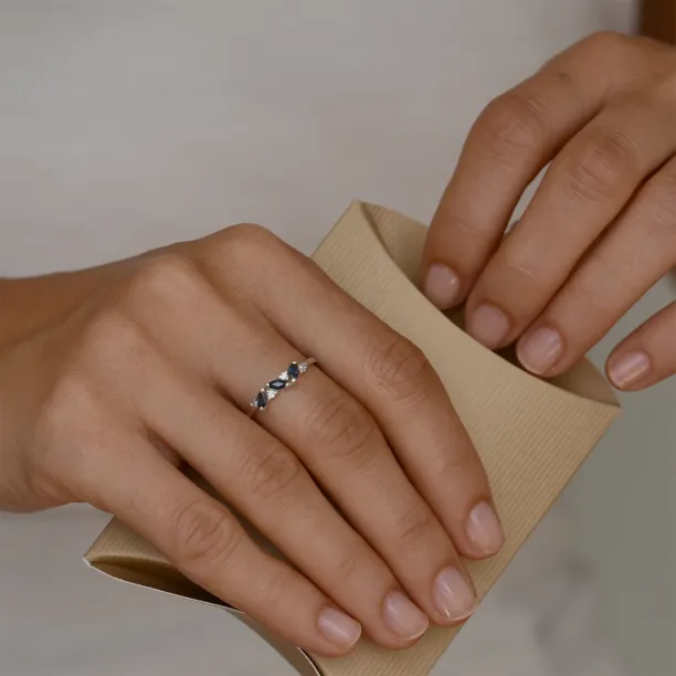 Gold ring with sapphires and round diamonds VALLY Image